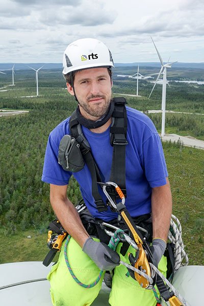 Electricians in wind energy